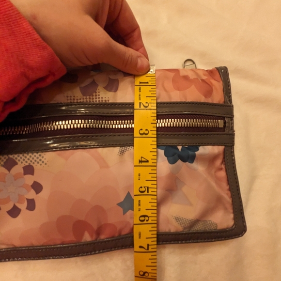 New! LeSportsac x Stella McCartney Patterned Silver Chain Clutch Wallet NWOT - Picture 7 of 8